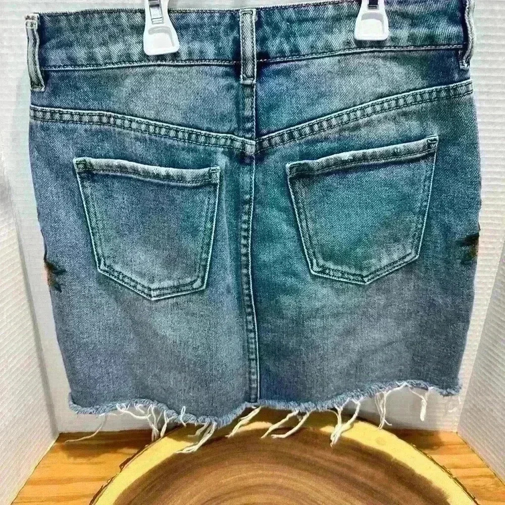 PacSun Women's Size 25 Blue Denim Floral Embroidered Jean Mini Skirt - Picture 2 of 3